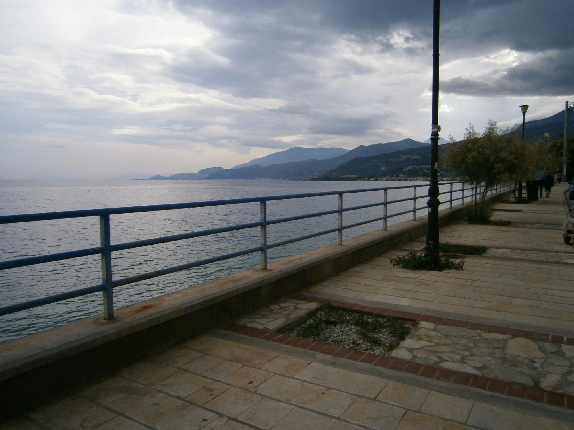Antonios Rooms Akrata Exterior photo
